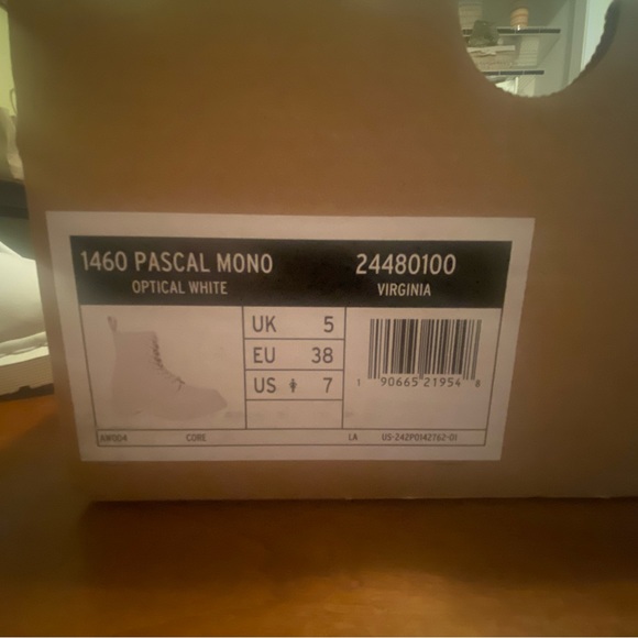 Dr. Martens Pascal Mono Optical White US size 7 women’s - Picture 3 of 9